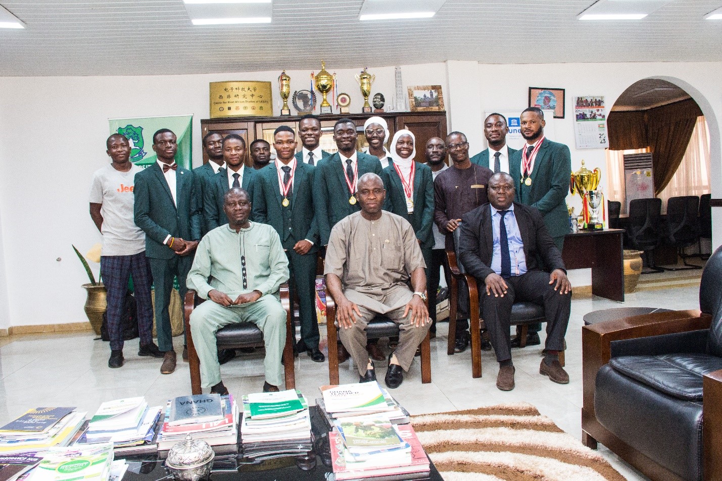 UDS Debate Society Excels At Pan-African Universities Debate Championships – Presents Medal To Vice-Chancellor