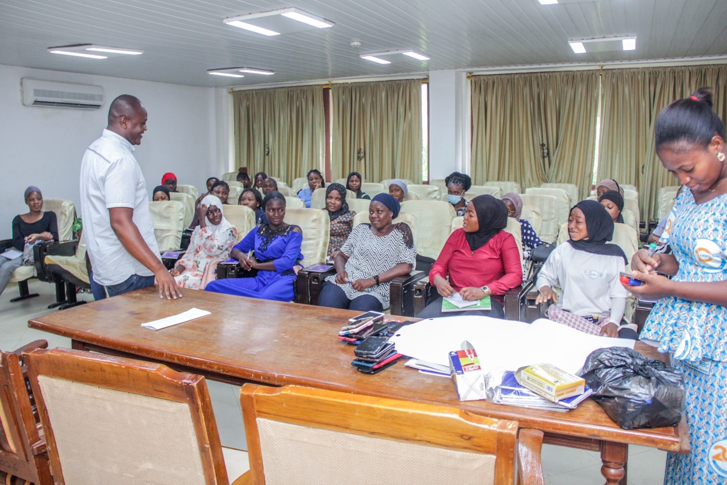 30 Female Students Receive Entrepreneurship Training