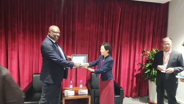 Ghana’s Ambassador to China Pays Courtesy Call on Mayor of Dalian City’s Representative During Visit to UDS Team